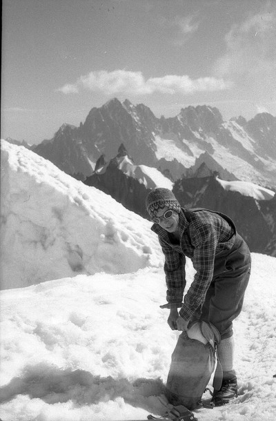 Alpy 1963. Lucjan Saduś pod Mt Maudit (fot. Ryszard Zawadzki)