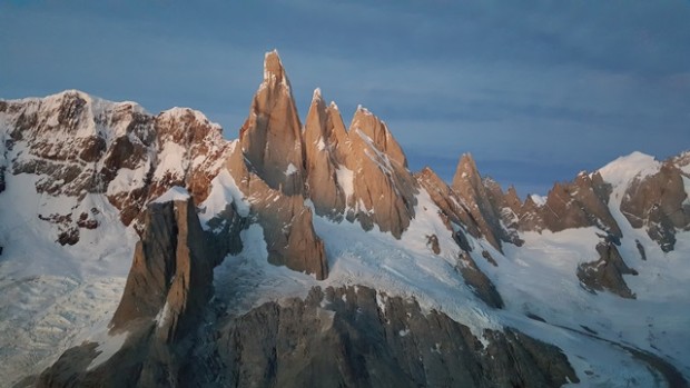Grupa Cerro Torre i Aguja Standhardt, trzeci wierzchołek grupy