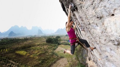 Paige Claassen na "China Climb" 8c, White Mountain, Chiny (fot. Job Glassberg)