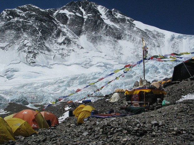 Baza wysunięta po pn. stronie Everestu (fot. Ryszard Pawłowski)