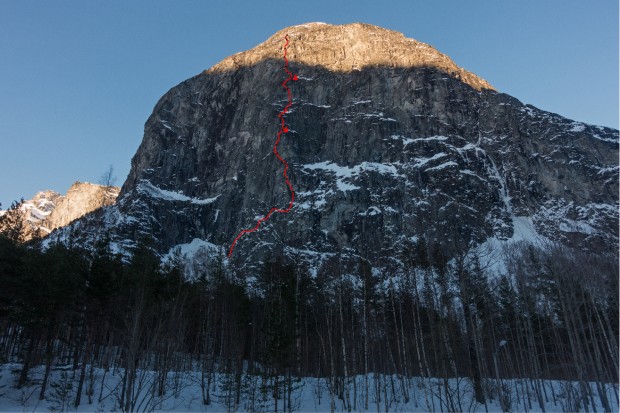 Sydpilaren (6a+, M6+/A0, C1+, 1100m), 3 dni, Mongejura, Romsdal, Norwegia