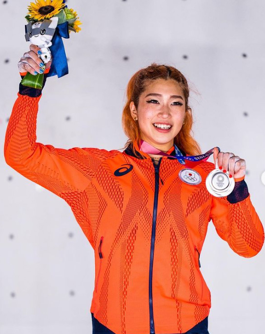 Miho Nonaka ze srebrnym medalem na Igrzyskach w Tokio (fot. Daniel Gajda)